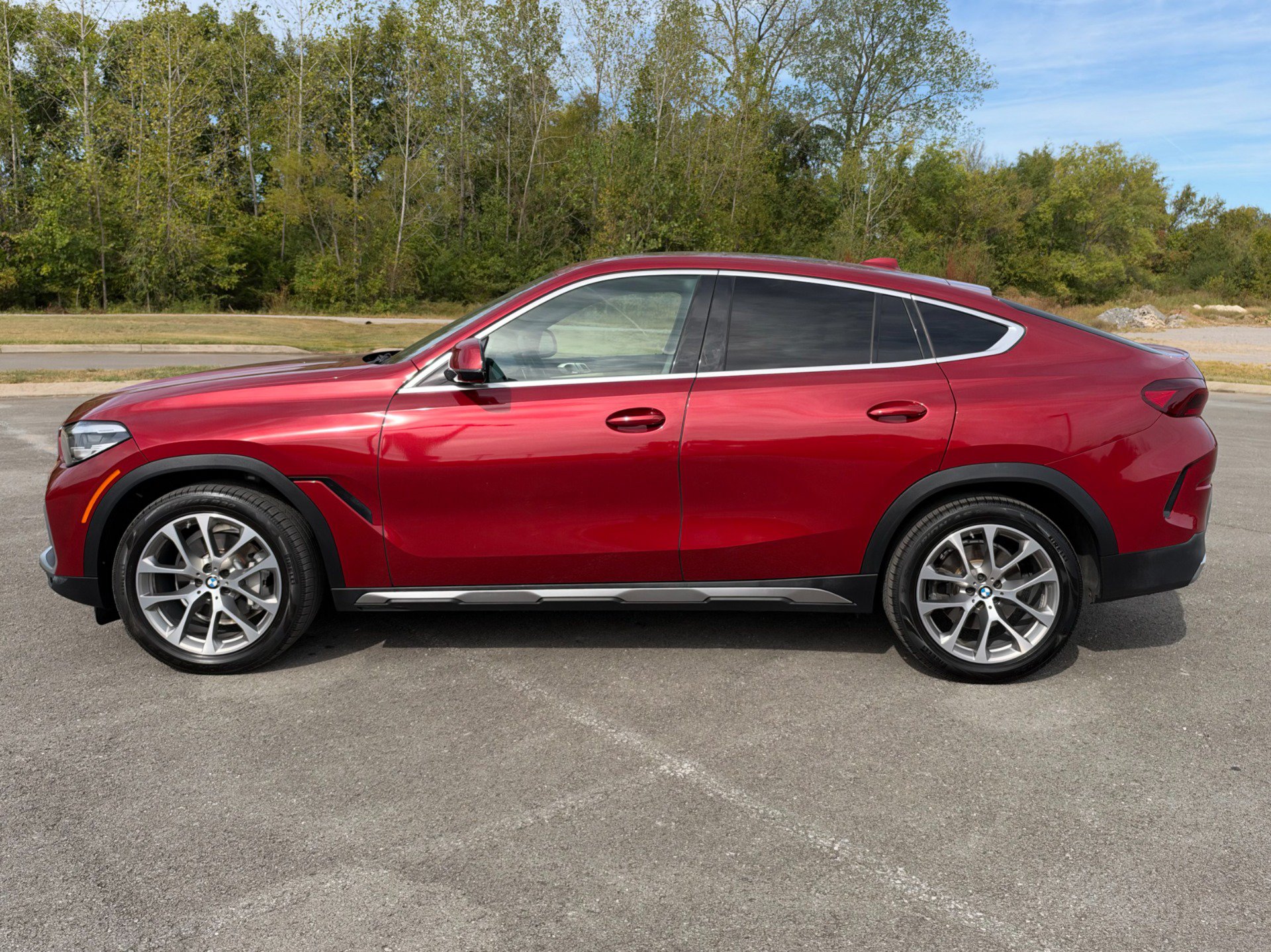 Used 2021 BMW X6 xDrive40i w/ Premium Package AWD/4WD image 8