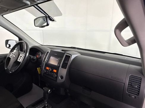 Used 2018 Nissan Frontier PRO-4X AWD/4WD image 32