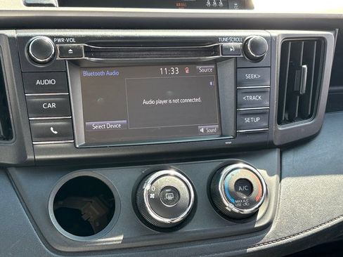 Used 2018 Toyota RAV4 LE w/ All Weather Liner Package FWD image 17