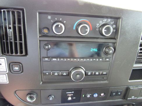 Used 2022 GMC Savana 3500 Extended w/ Power Convenience Package RWD image 34
