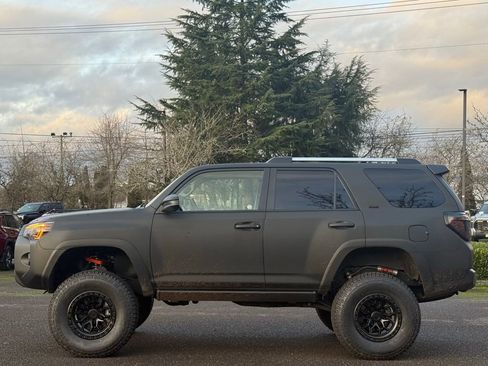 Used 2024 Toyota 4Runner SR5 image 2