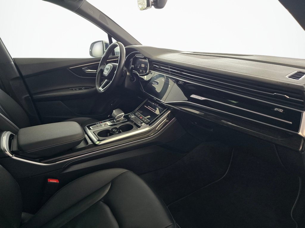 Used 2025 Audi Q7 3.0T Premium Plus AWD/4WD image 48