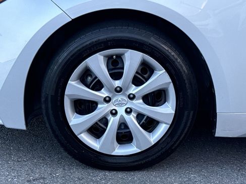 Used 2021 Toyota Corolla LE FWD image 12