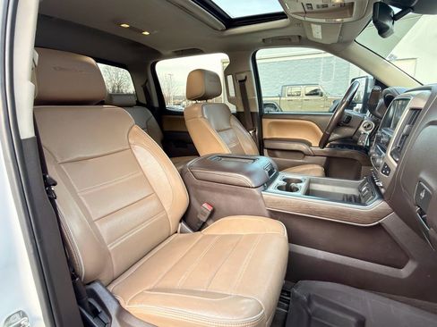 Used 2017 GMC Sierra 1500 Denali w/ Denali Ultimate Package image 16