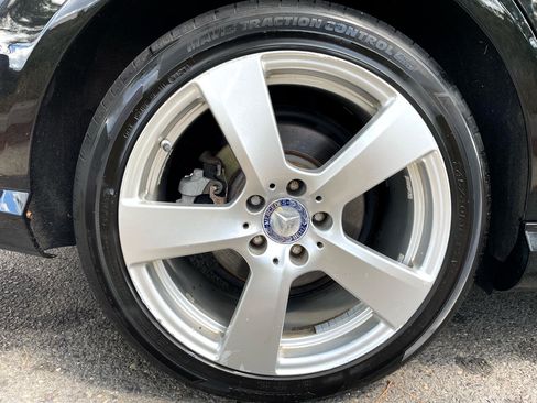 Used 2010 Mercedes-Benz E 350 4MATIC Sedan image 37