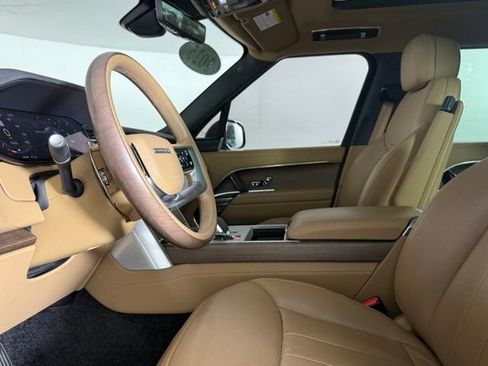 Used 2025 Land Rover Range Rover SE AWD/4WD image 34