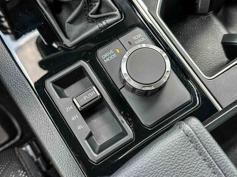 Certified 2025 Toyota Tundra SR5 AWD/4WD image 34