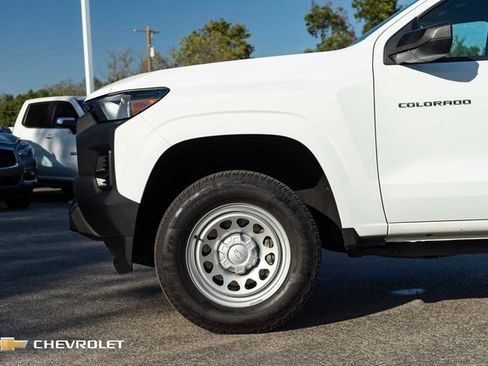 Used 2025 Chevrolet Colorado W/T image 11