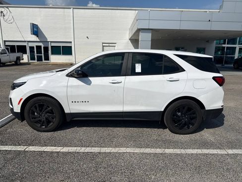 Used 2024 Chevrolet Equinox LS w/ Sport Edition FWD image 3
