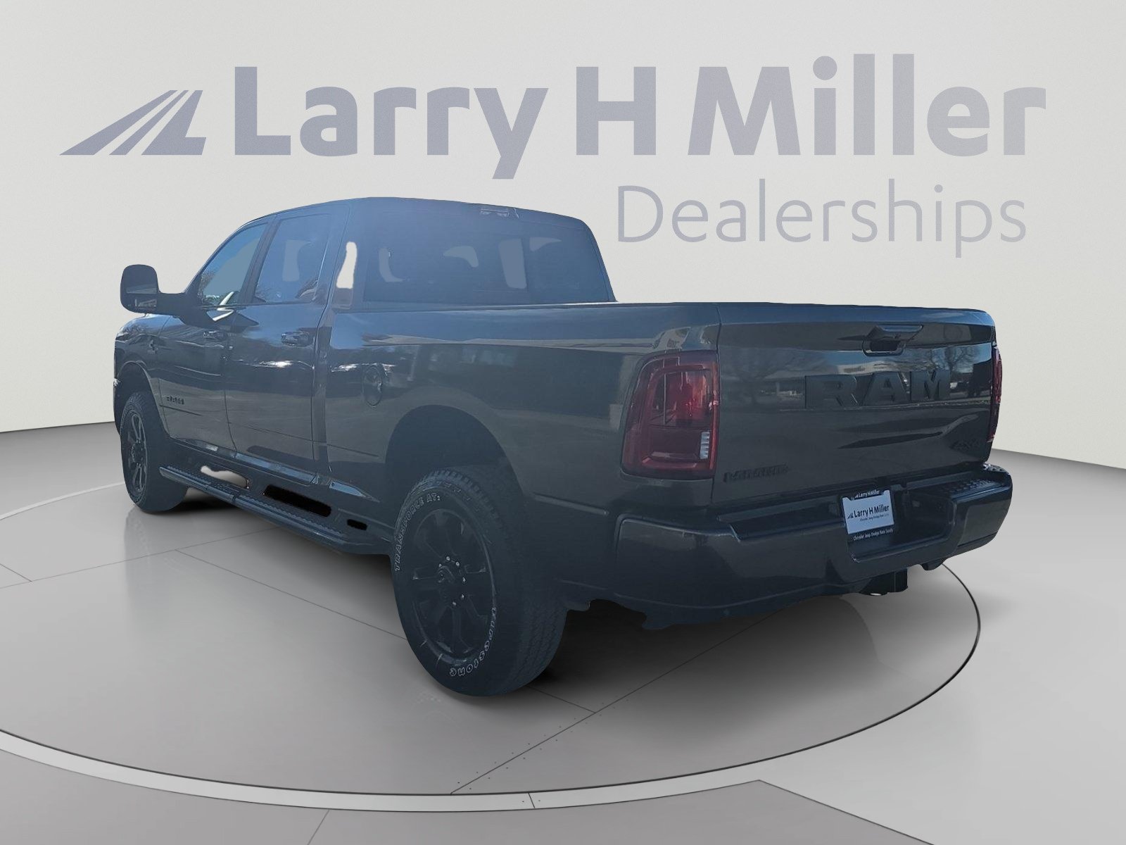 New 2026 RAM 2500 Laramie AWD/4WD image 3