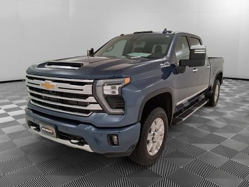 Used 2025 Chevrolet Silverado 2500 High Country w/ High Country Premium Package image 7
