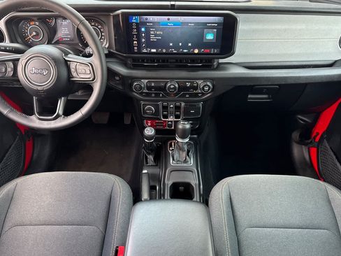 Used 2025 Jeep Wrangler Unlimited Sport AWD/4WD image 3