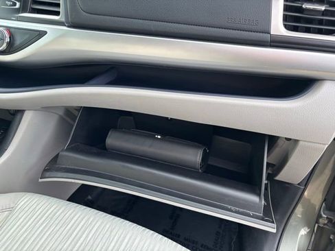 Used 2015 Toyota Highlander Plus image 31