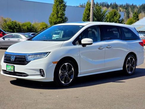 Used 2023 Honda Odyssey Elite image 3
