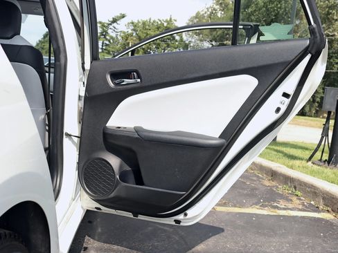 Used 2017 Toyota Prius Prime Premium FWD image 33