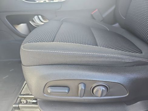 Certified 2023 GMC Acadia SLE w/ Driver Convenience Package image 35