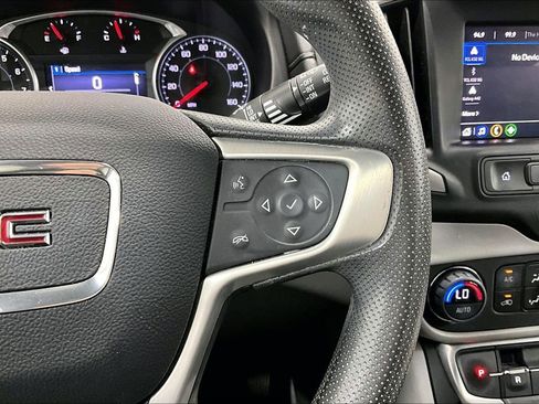 Used 2022 GMC Terrain SLE w/ Driver Convenience Package FWD image 25