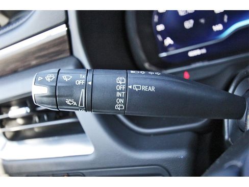 Used 2023 Chevrolet Tahoe Z71 w/ Luxury Package image 13