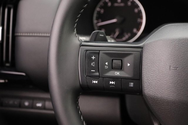Certified 2026 Nissan Pathfinder SV AWD/4WD image 13