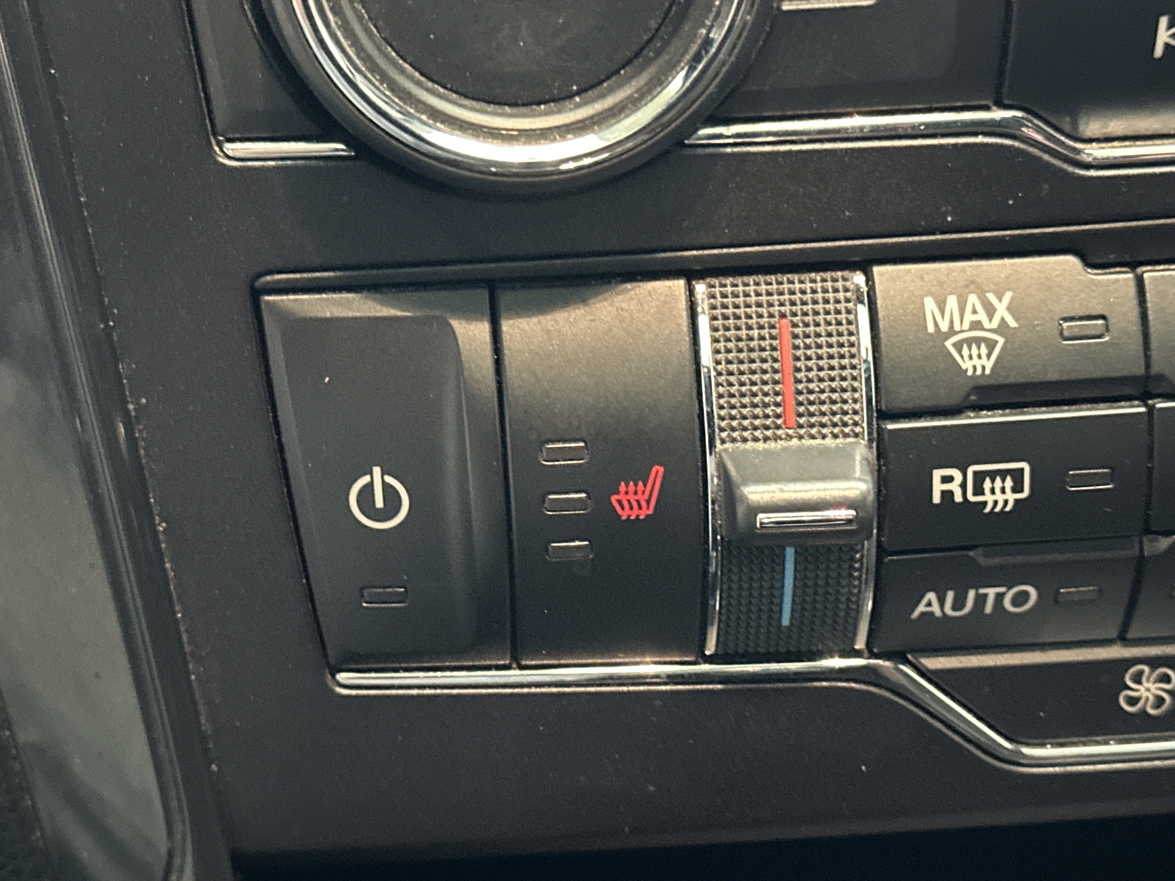 Used 2018 Ford Explorer XLT w/ Equipment Group 202A AWD/4WD image 41