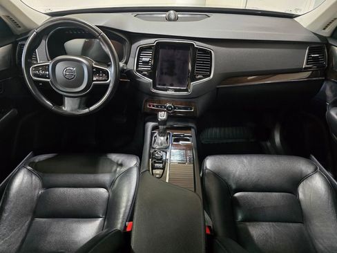 Used 2016 Volvo XC90 T6 Momentum w/ Momentum Plus Package image 9