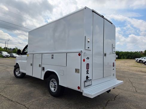 New 2025 Chevrolet Express 3500 w/ Power Convenience Package image 15