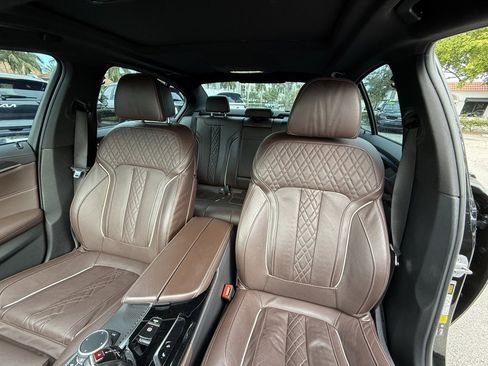 Used 2021 BMW M550i xDrive image 3