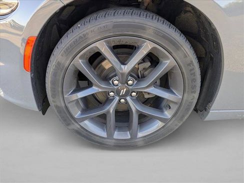Used 2019 Dodge Charger SXT w/ Blacktop Package RWD image 10