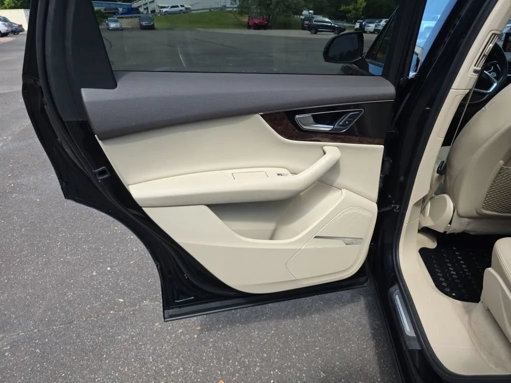 Used 2017 Audi Q7 3.0T Premium Plus AWD/4WD image 48