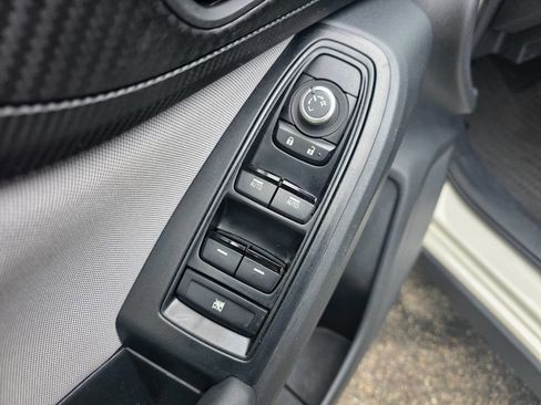 Used 2020 Subaru Crosstrek 2.0i Premium image 11