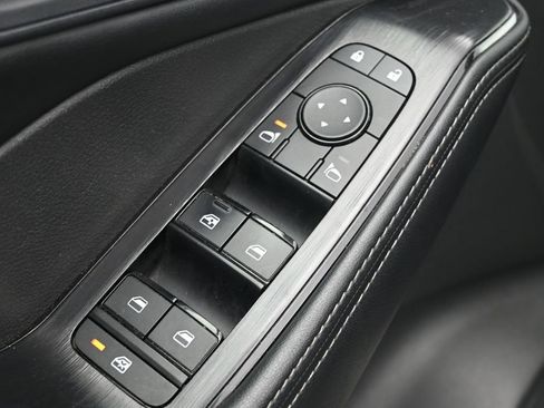 Used 2025 Nissan Rogue SV FWD image 15