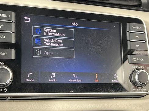 Used 2021 Nissan Versa SV image 27