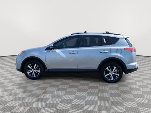 Used 2018 Toyota RAV4 XLE image 4