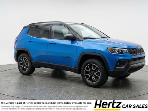 Used 2025 Jeep Compass Trailhawk AWD/4WD image 1