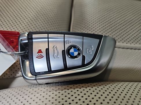 Used 2019 BMW X5 xDrive50i w/ Executive Package image 38