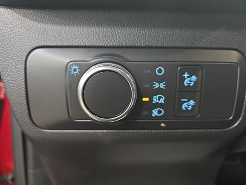 Used 2020 Ford Escape SE image 22