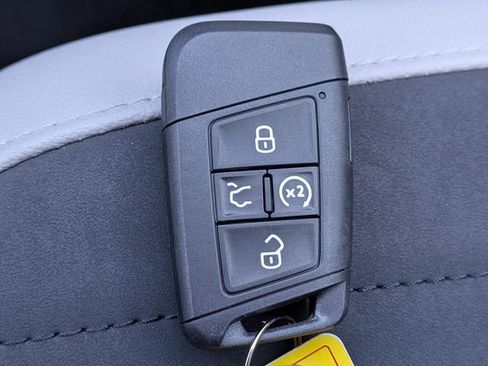 New 2026 Volkswagen Taos SE FWD image 29