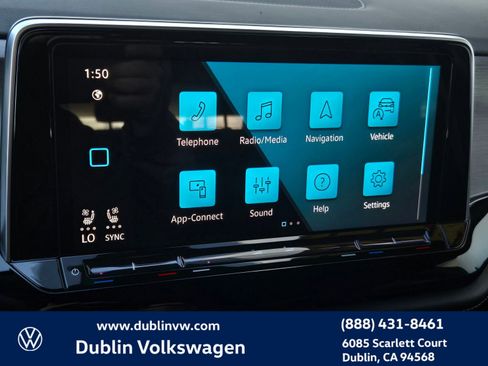 Certified 2024 Volkswagen Atlas Cross Sport SE image 15