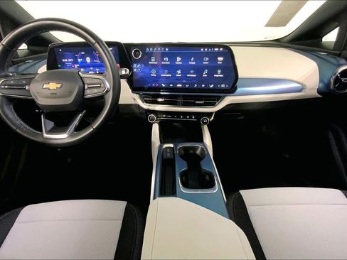 Used 2025 Chevrolet Equinox EV LT FWD image 15