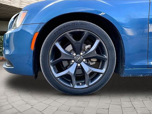 Used 2023 Chrysler 300 Touring L RWD image 7