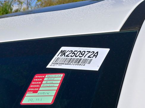 Used 2024 Buick Enclave Essence w/ Experience Buick Package image 33