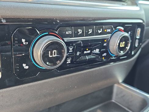 Used 2024 Chevrolet Silverado 1500 LT Trail Boss w/ Convenience Package II image 24