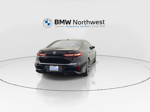 Used 2026 BMW 760i xDrive w/ Executive Package AWD/4WD image 2