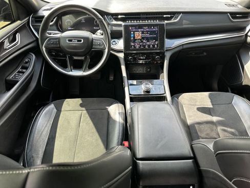 Used 2022 Jeep Grand Cherokee L Laredo image 24