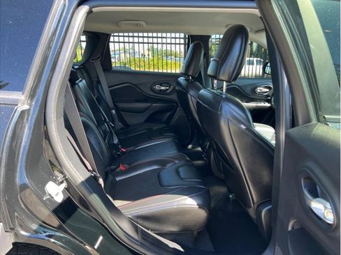 Used 2020 Jeep Cherokee Trailhawk w/ Cold Weather Group image 22