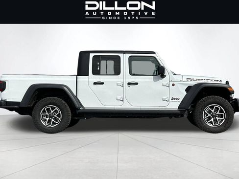 Used 2025 Jeep Gladiator Rubicon AWD/4WD image 4