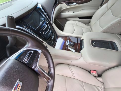Used 2016 Cadillac Escalade Luxury RWD image 12