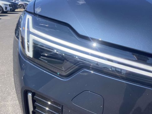 New 2026 Volvo XC90 B5 Core image 4