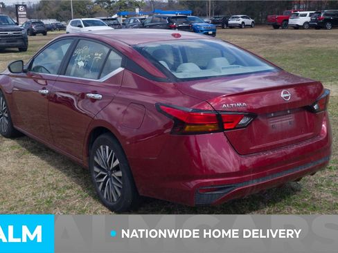 Used 2025 Nissan Altima 2.5 SV image 4