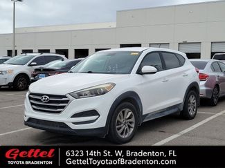Used 2017 Hyundai Tucson SE video 1
